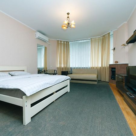 Apartment Poznyaky-Bazhana Κίεβο Εξωτερικό φωτογραφία