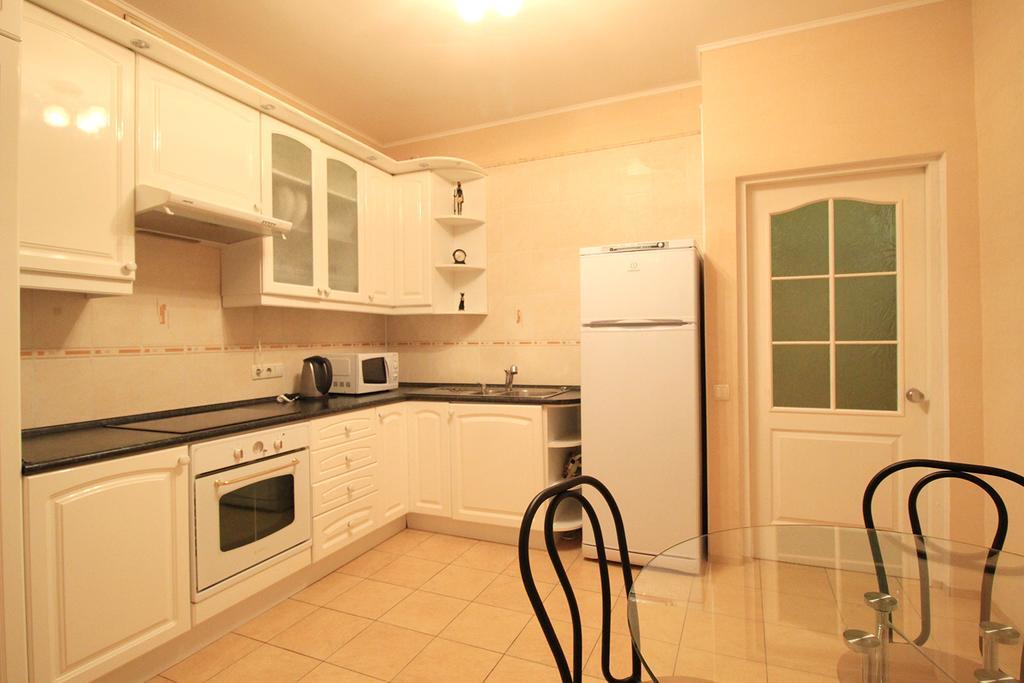 Apartment Poznyaky-Bazhana Κίεβο Εξωτερικό φωτογραφία
