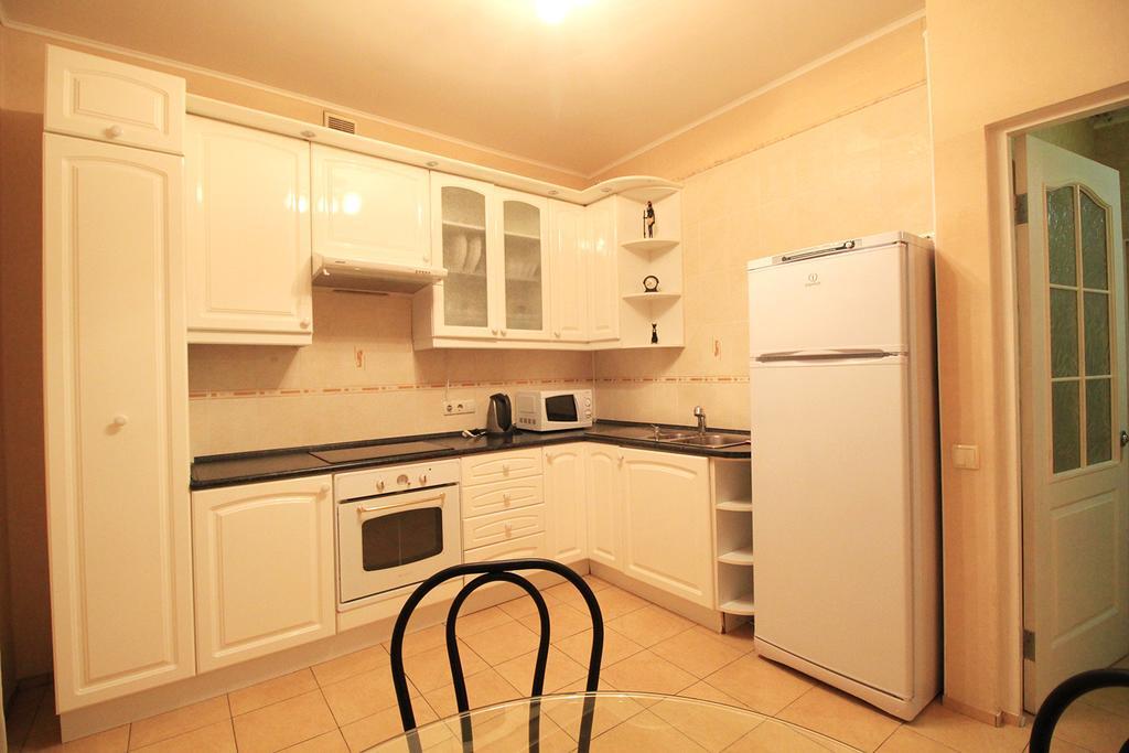 Apartment Poznyaky-Bazhana Κίεβο Εξωτερικό φωτογραφία