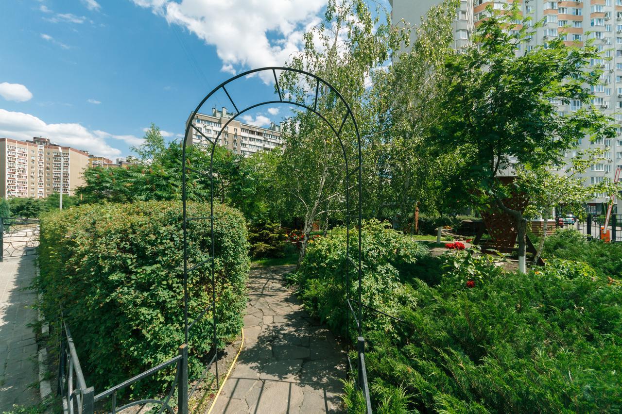 Apartment Poznyaky-Bazhana Κίεβο Εξωτερικό φωτογραφία
