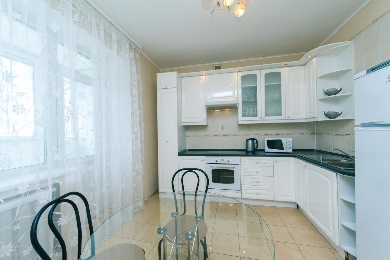 Apartment Poznyaky-Bazhana Κίεβο Εξωτερικό φωτογραφία