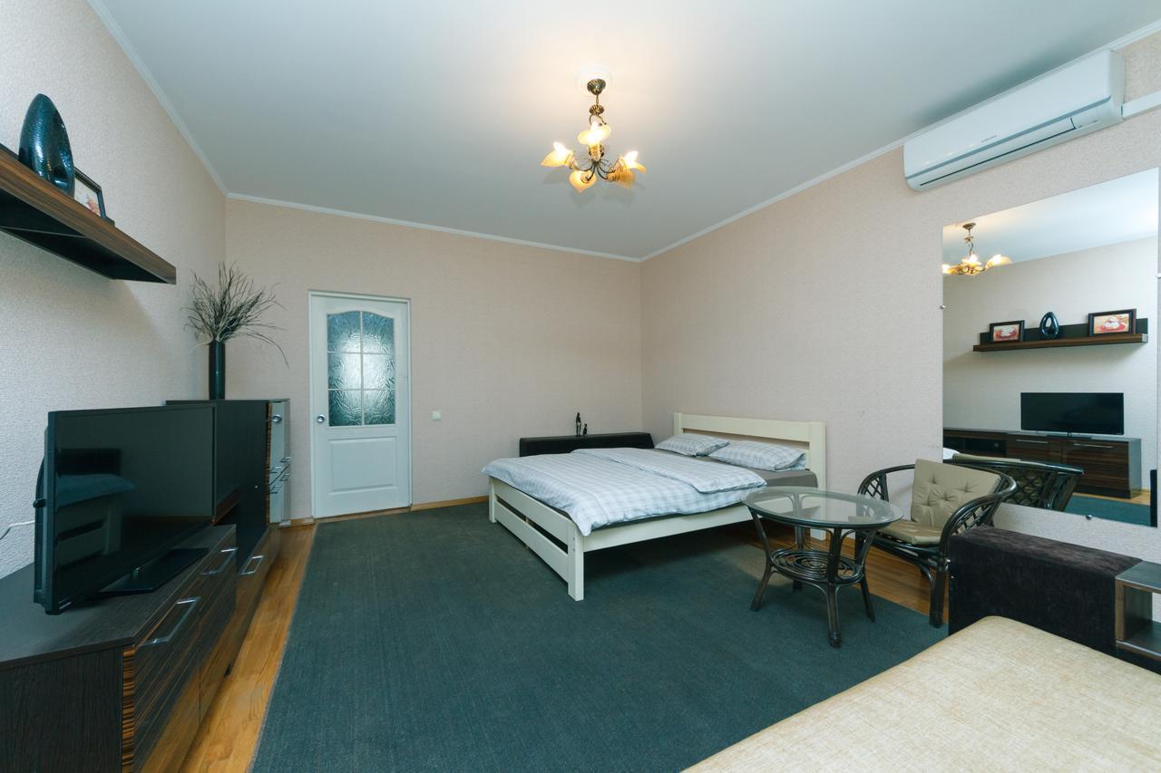 Apartment Poznyaky-Bazhana Κίεβο Εξωτερικό φωτογραφία